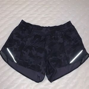 🍋 Lululemon Hotty hot shorts